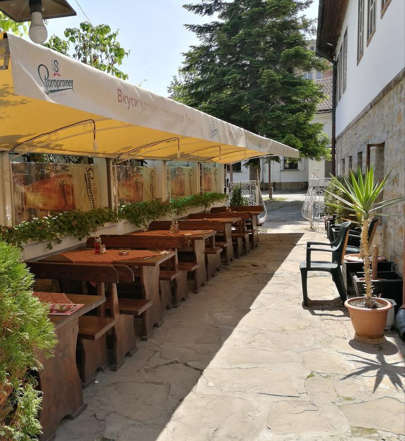 Family Hotel Rositsa Sevlievo Ngoại thất bức ảnh